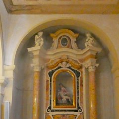 P1220878   Altare laterale  700 , Passione di Cristo.